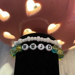 WWJD bracelet set✝️